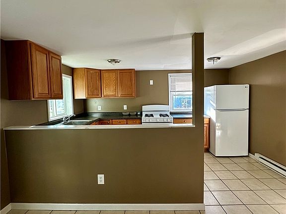 3rd image of 56 Carolina St