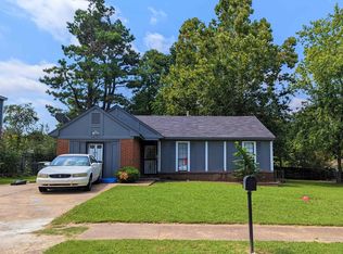 3985 Twin Lakes Dr, Memphis, TN 38128