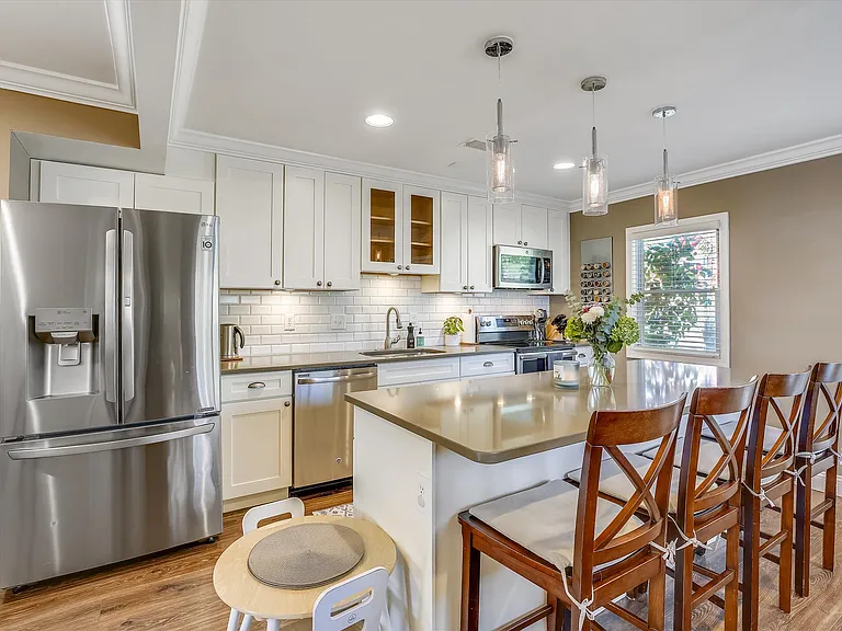 13810 Parkland Dr — Photo 11