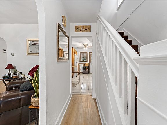3rd image of 1405 Bellaire Pl