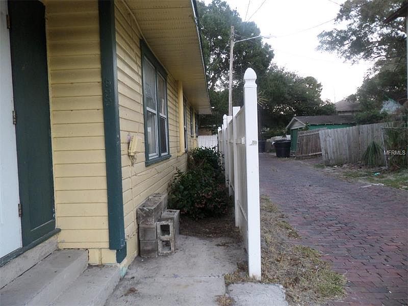 1st image of 922 11th St S