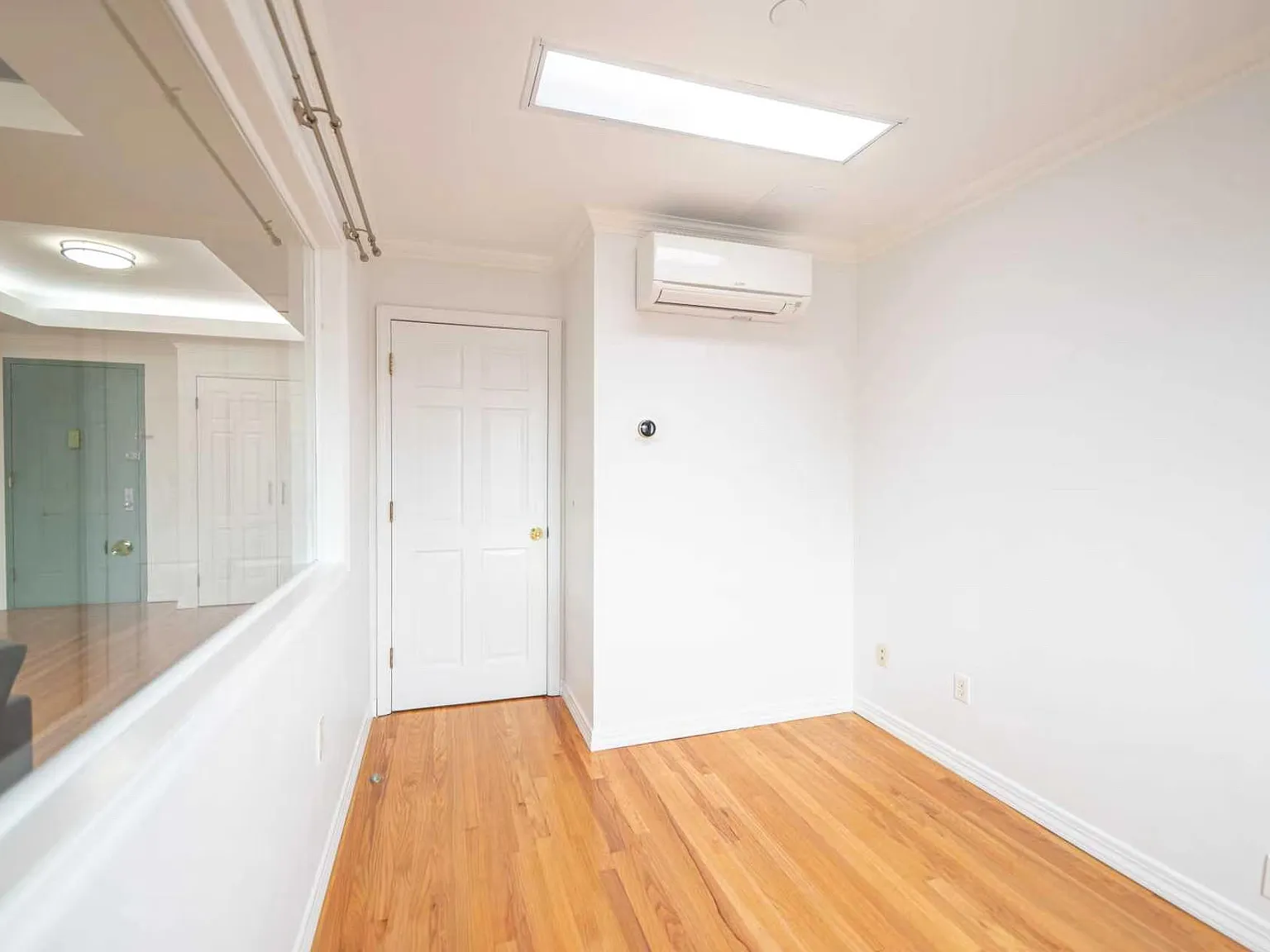 2 bed, 923 sqft, $3,000 — Photo 4
