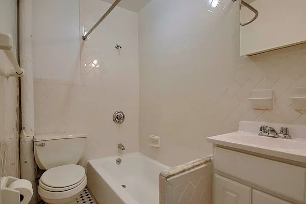 Rented by Highline Residential | media 7