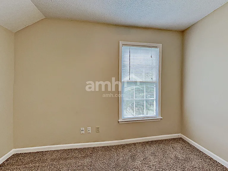 1300 Summit Point Ln — Photo 14