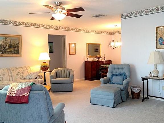 3rd image of 9860 Mainlands Blvd W