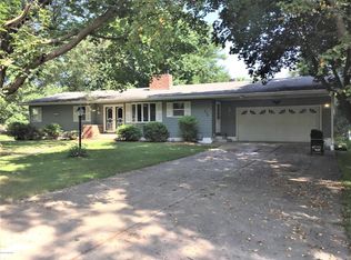 404 3rd St NW, Dodge Center, MN 55927