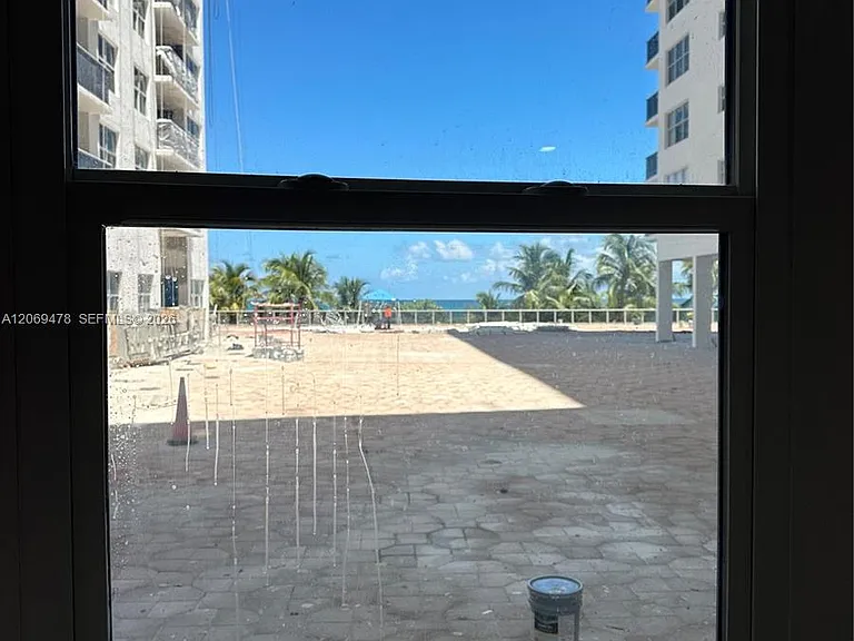6039 Collins Ave #310 — Photo 2