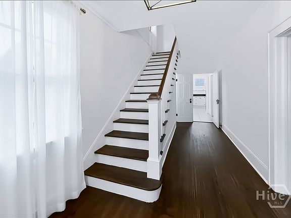 5th image of 602 E 50th Street