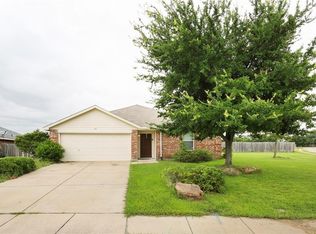 216 Meadowcrest Dr, Terrell, TX 75160