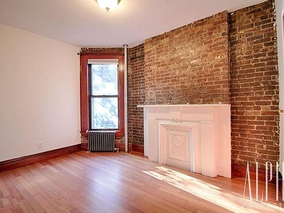 5th image of 320 W 19th St APT 3E