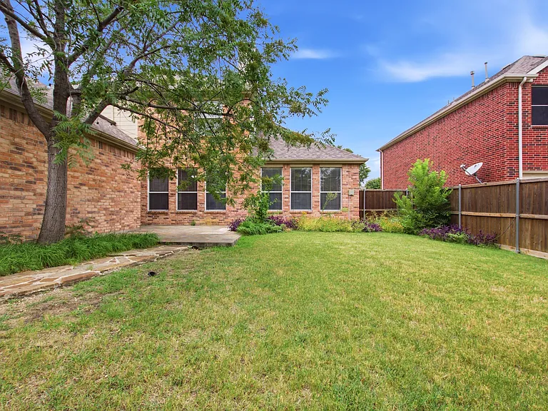7852 Rainbow Falls Dr — Photo 35