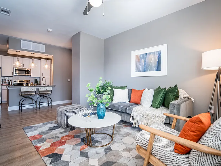The Woodford on Mockingbird — Photo 4