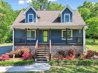 225 E Massachusetts Ave, Whitwell, TN 37397