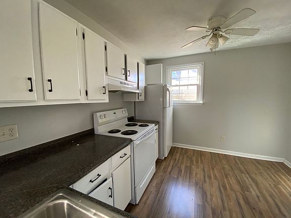 5th image of 1609 Donington Ct APT C
