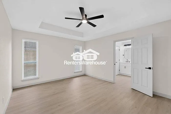 710 Worcester Ln — Photo 26