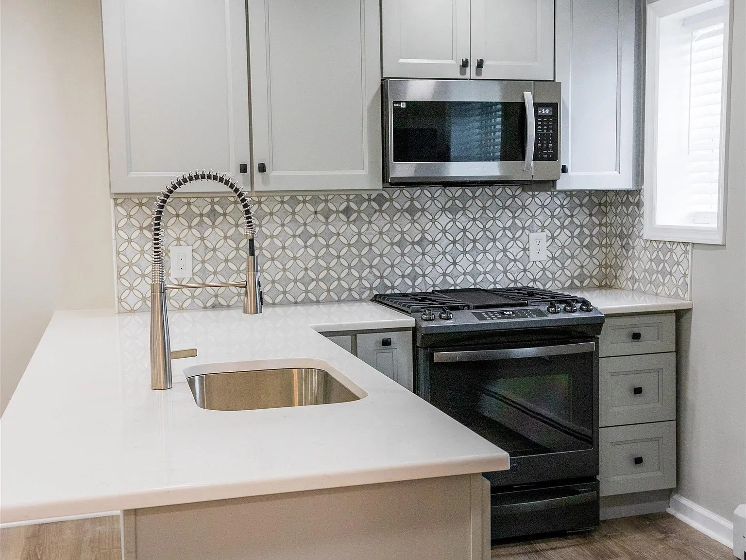 2 bed, 1.0 bath, 650 sqft, $2,300 — Photo 4