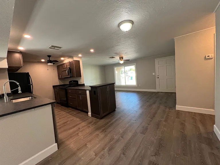 2443 Duke Ln — Photo 11