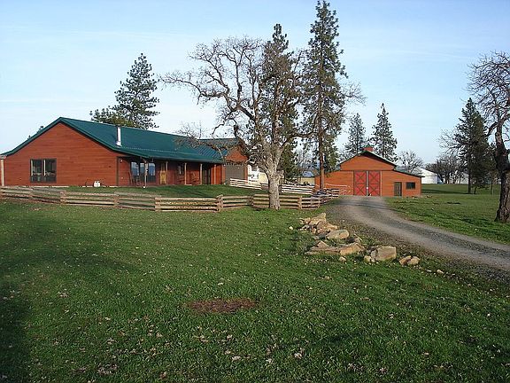 Drive up to house and barn