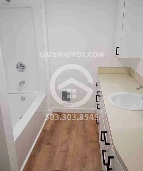662 Monmouth St — Photo 13