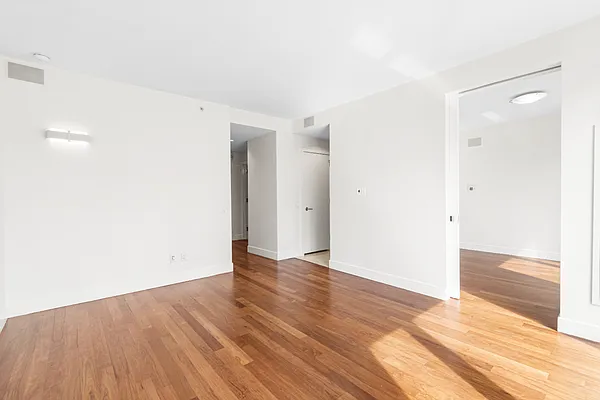 Rented by HomeDax Real Estate | media 15