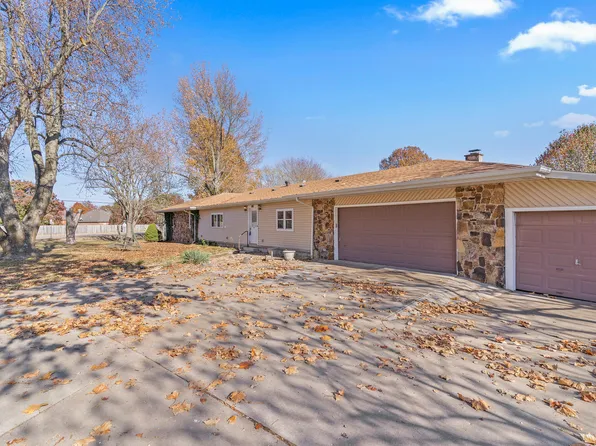 5008 S Cloverdale Lane, Battlefield, MO 65619