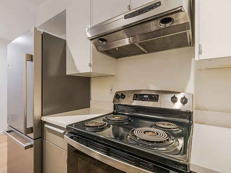 Kearney Court Apartments — Photo 12