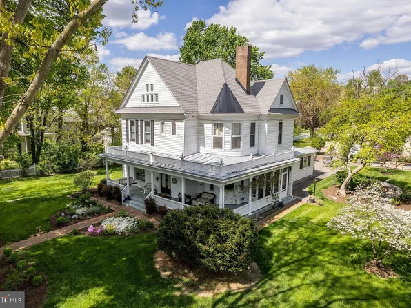 139 N Muhlenberg St, Woodstock, VA 22664