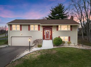 9 Carriage Hill Dr, Newington, CT 06111