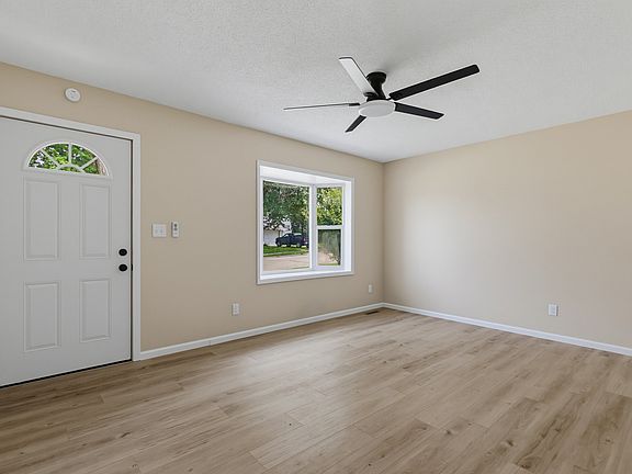 3rd image of 2704 Wood Dale Ave