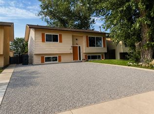 305 S 51st Ave, Coalhurst, AB T0L 0V2
