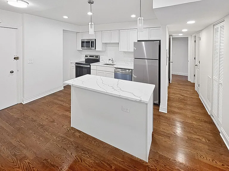 1100 Church — Photo 14