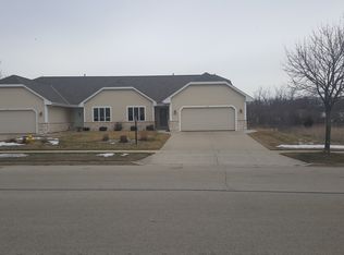 1126 Ellys Way, Slinger, WI 53086