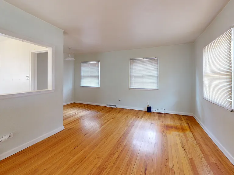 2525 S Clayton St — Photo 24
