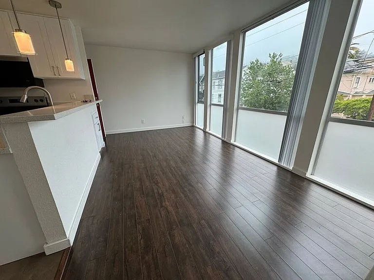 2828 College Ave — Photo 16