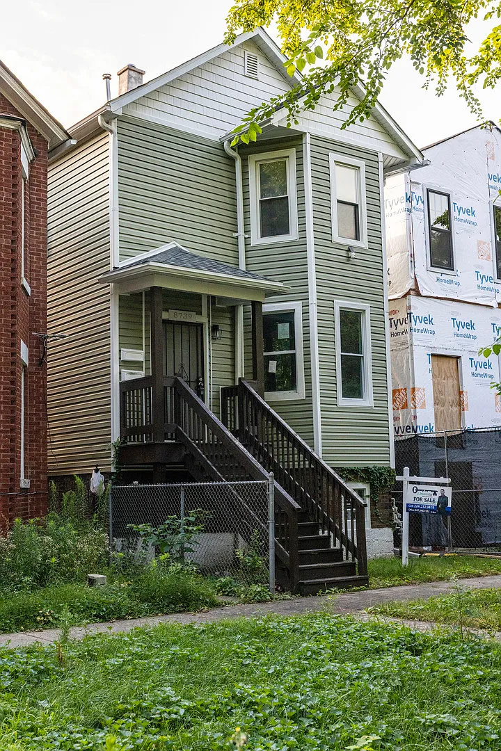 3 bed, 1200 sqft, $1,700 — Photo 1