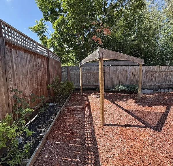 7631 Adrian Dr — Photo 30