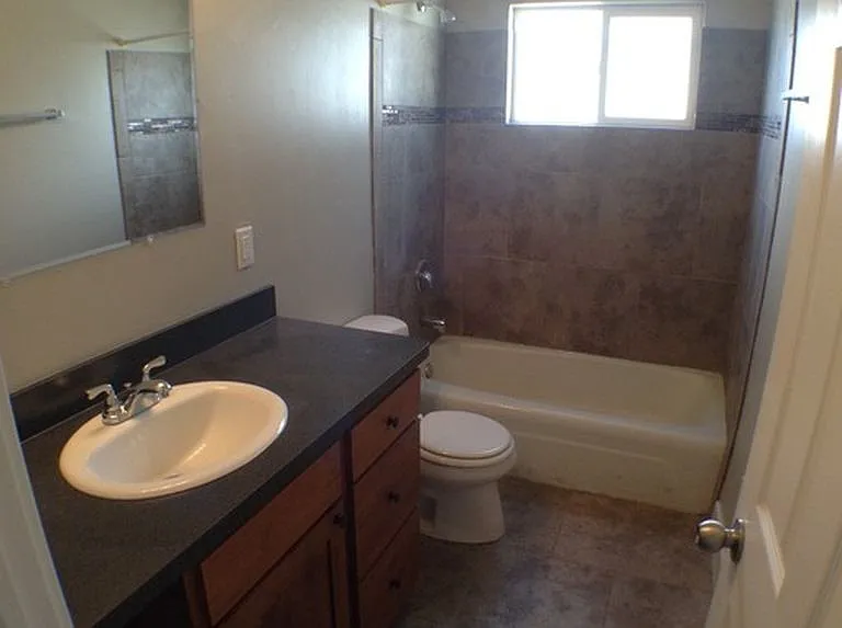 Philo T. Apartments — Photo 8