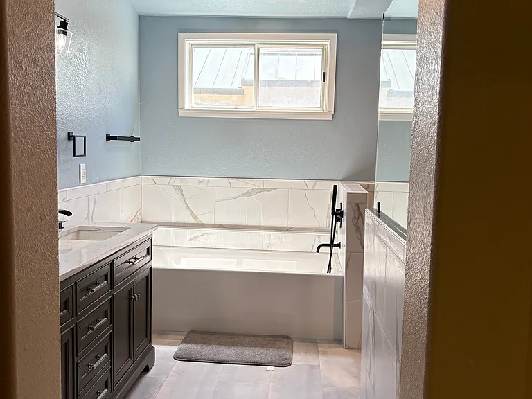 414 Galleria Dr #4 — Photo 36