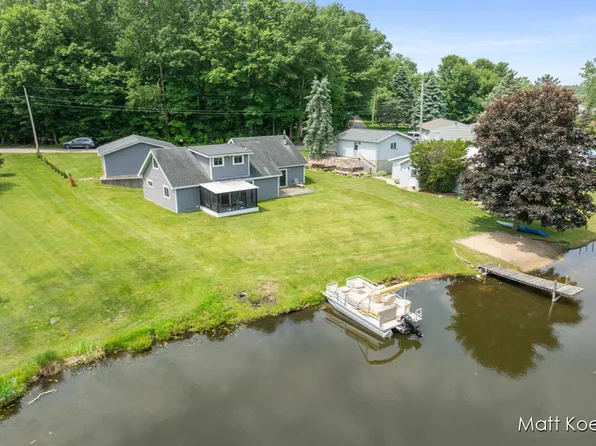 4410 Delaware Rd, Fremont, MI 49412