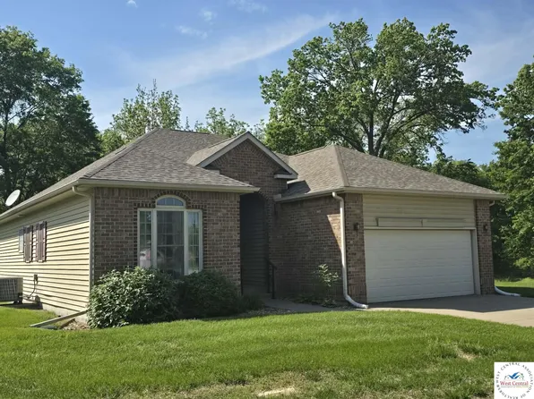 801 E Virginia Pl, Clinton, MO 64735