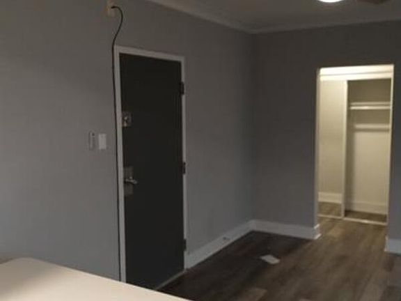 4th image of 6126 S Woodlawn Ave #110