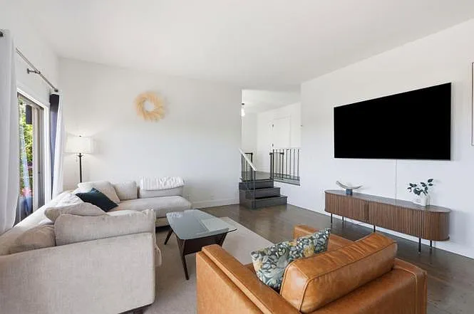 4206 Huntington St — Photo 4