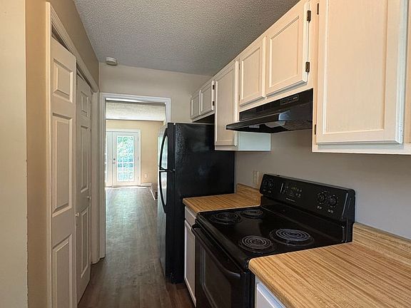 4th image of 131 Greenford Pl