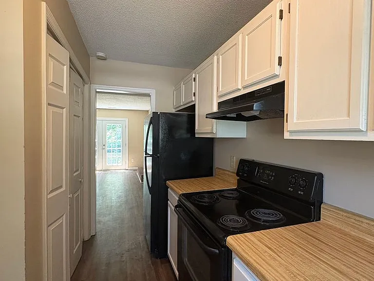 131 Greenford Pl — Photo 4