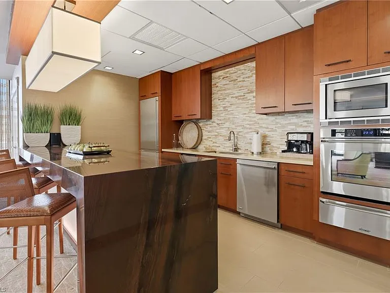 5601 Turtle Bay Dr #302 — Photo 22