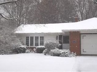 4608 Azalea Ln, North Olmsted, OH 44070