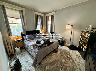 211 Park Dr APT 1, Boston, MA 02215