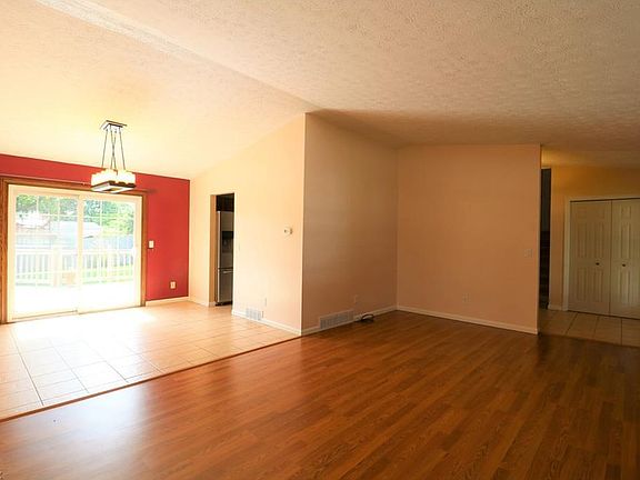 3rd image of 511 McClure St