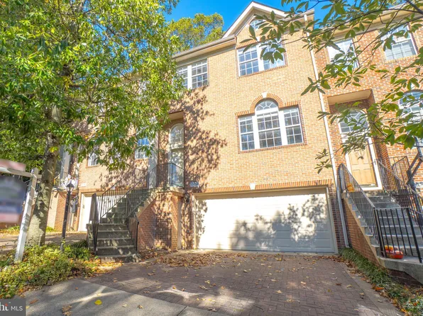 1304 S Washington St, Falls Church, VA 22046
