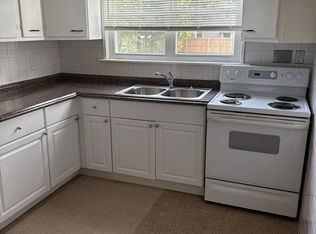 811 Warwick Ave, Warwick, RI 02888
